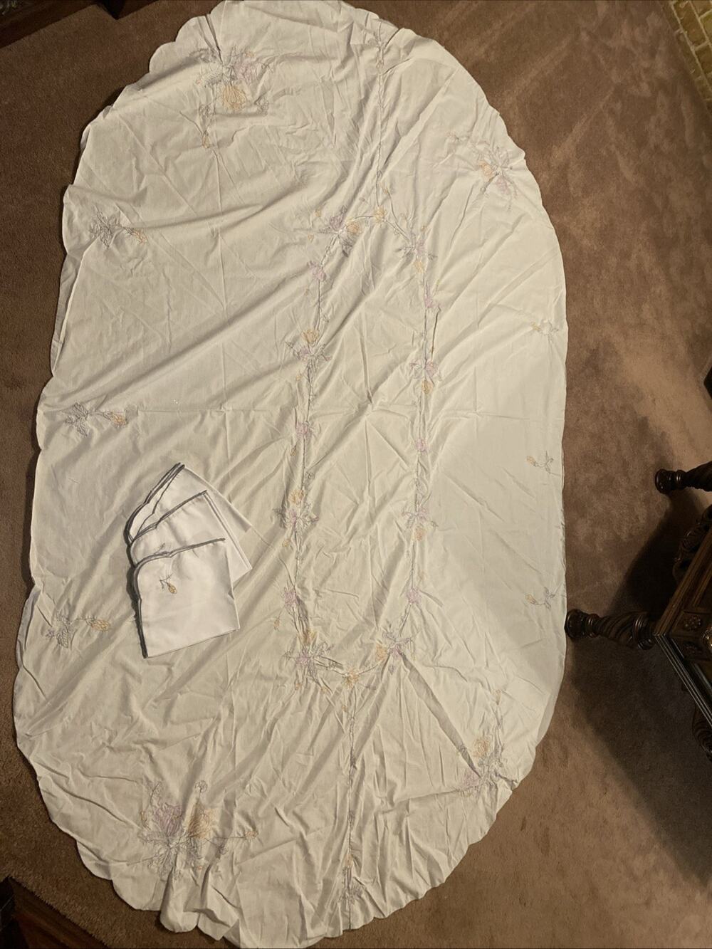 Vintage Hand Embroidered Tablecloth W/12 Matching Napkins 97”X 63” Retro Oval